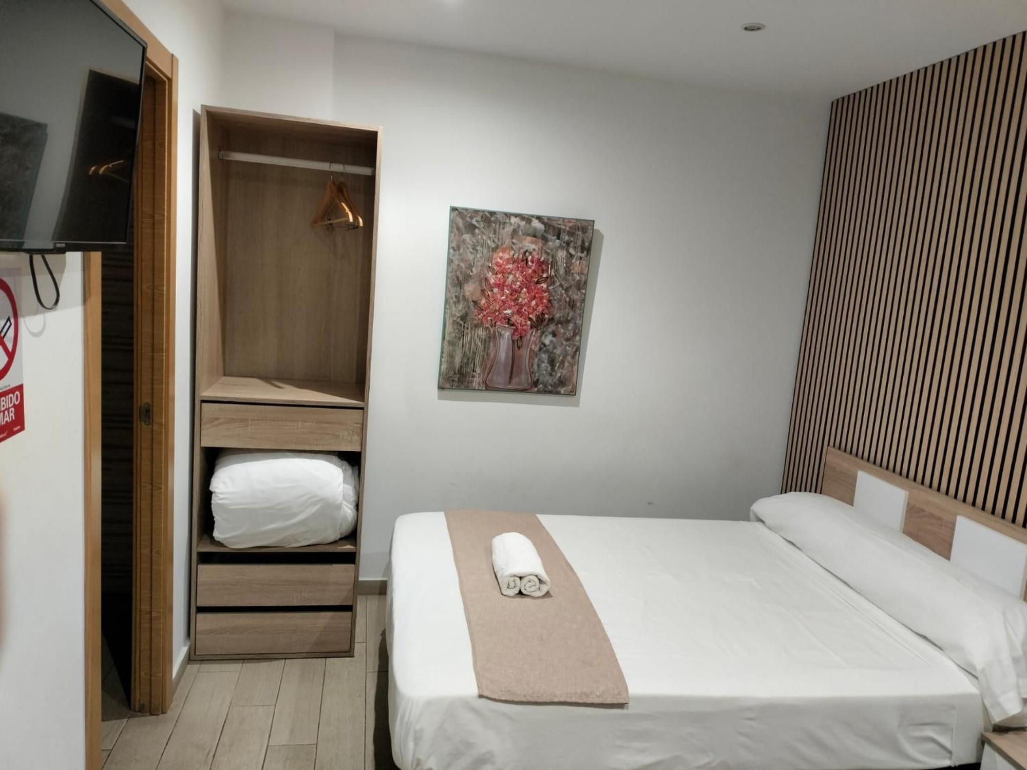 Pension Portugal Alicante Exterior photo
